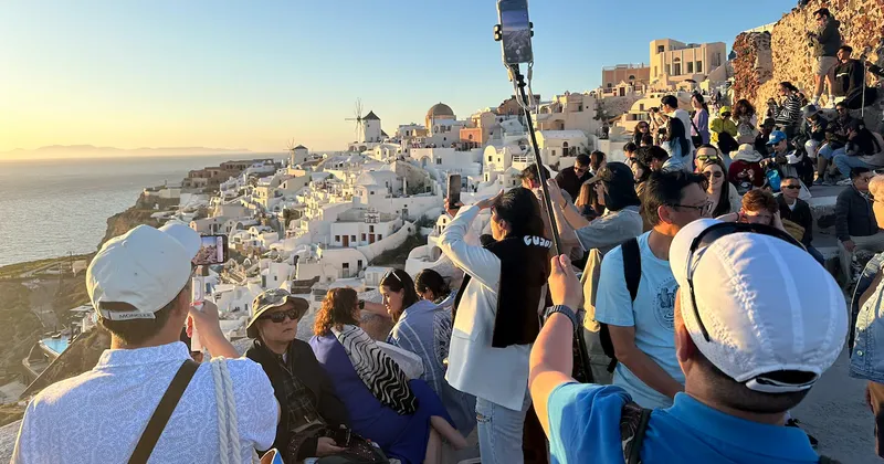 Obsesión por la selfie perfecta: fiebre por foto ideal en viajes amenaza destinos icónicos