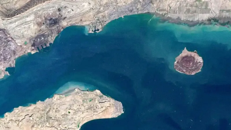 El poder de la Armada de Irán obliga a Estados Unidos a retirarse de Ormuz