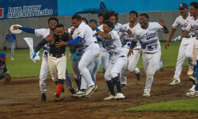 Tiburones de Granada reviven en el último inning y elimina a Estelí