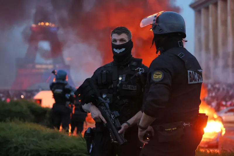 Aumenta la cifra de heridos y detenidos en Francia tras los disturbios por la victoria del PSG