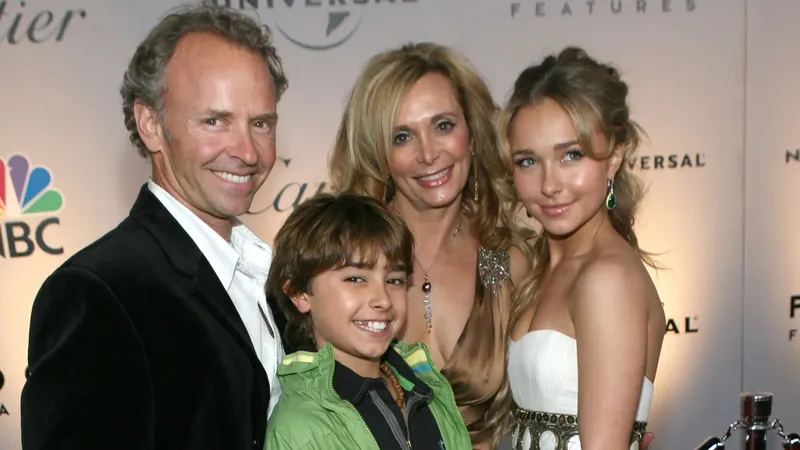 Las tragedias de Hayden Panettiere: la muerte de su único hermano, el distanciamiento con su madre y la depresión posparto