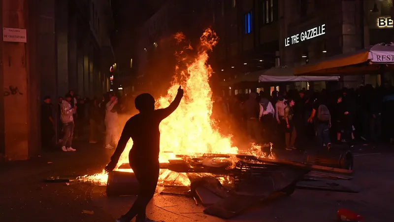 “Bandas de matones”: Meloni lanza un rotundo mensaje tras los disturbios que sacudieron Italia