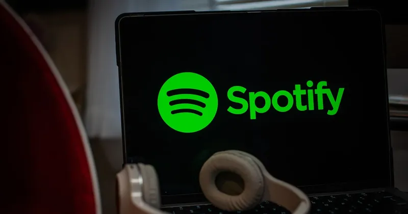Spotify pondrá etiquetas a las canciones generadas con IA: ¿desde cuándo y por qué?