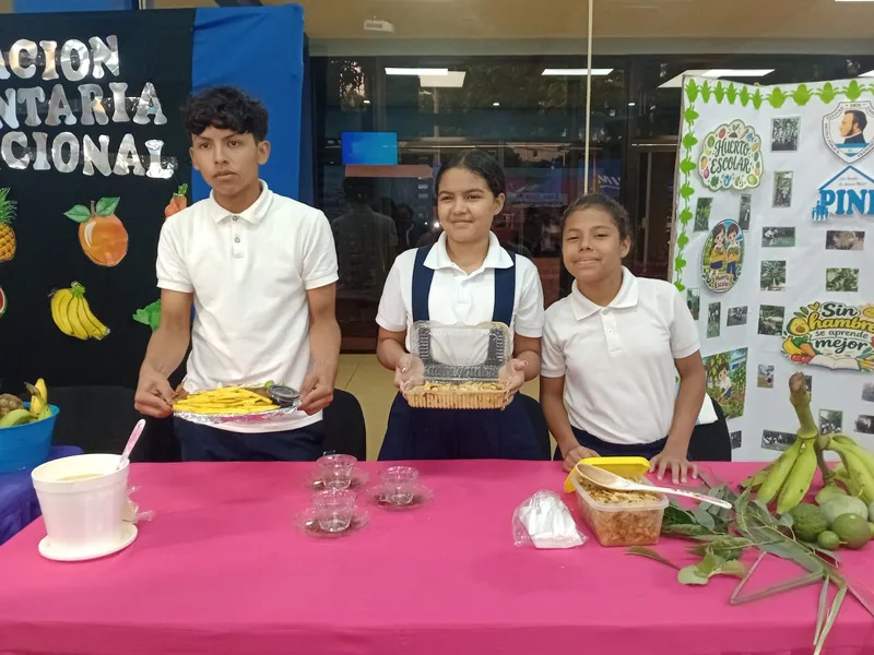 Premian creatividad e innovación de estudiantes en Expo Feria Científica