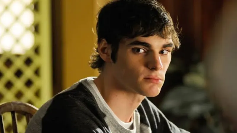 Muere RJ Mitte, actor que interpretó al hijo de Walter White en 'Breaking Bad', a los 34 años