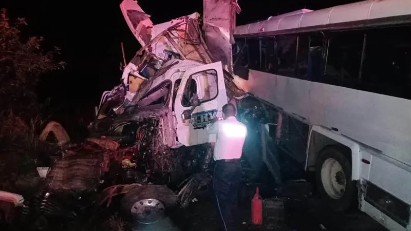 Accidente fatal en el oeste de México: choque de autobús deja al menos cuatro muertos