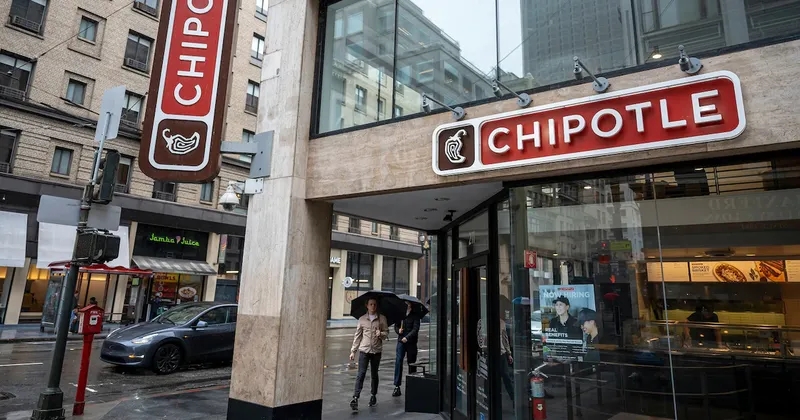 Acciones de Chipotle se disparan hasta 8% tras reporte de posible compra por parte de Starbucks