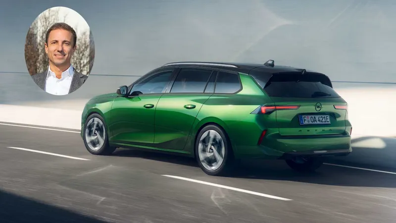 Florian Huettl, CEO de Opel: “El nuevo Astra no será un hatchback tradicional, pero sí mantendrá la versión familiar”