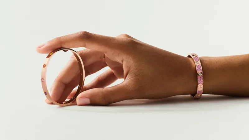 Color, brillo y audacia: Así es la nueva interpretación de LOVE de Cartier