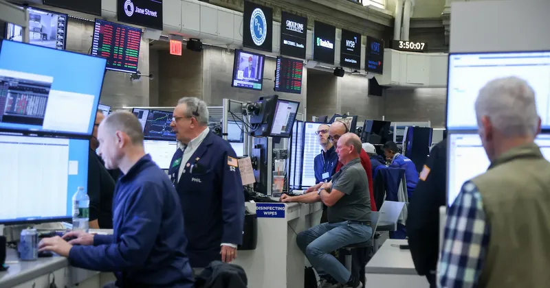 Nasdaq 100 entra en corrección y el S&P 500 cae tras decisión de la Fed sobre las tasas