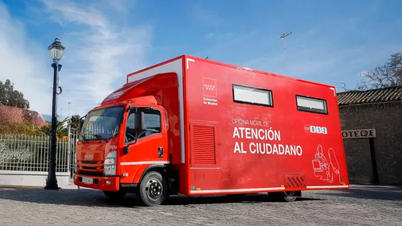 Ya no tendrás que ir al centro: Madrid dispondrá de una oficina móvil todas las semanas en muchos municipios de la comunidad