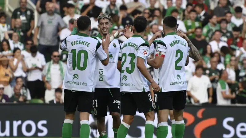 3-2: Zabiri catapulta a un Racing que sufrió por el arreón final del Elche
