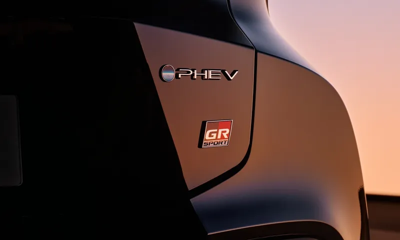 Toyota, la única que frena a los híbridos enchufables chinos, septiembre nos dejó dos sorpresas muy japonesas
