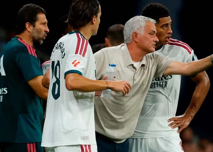 Mourinho defiende a Vinícius y pide controlar sus emociones