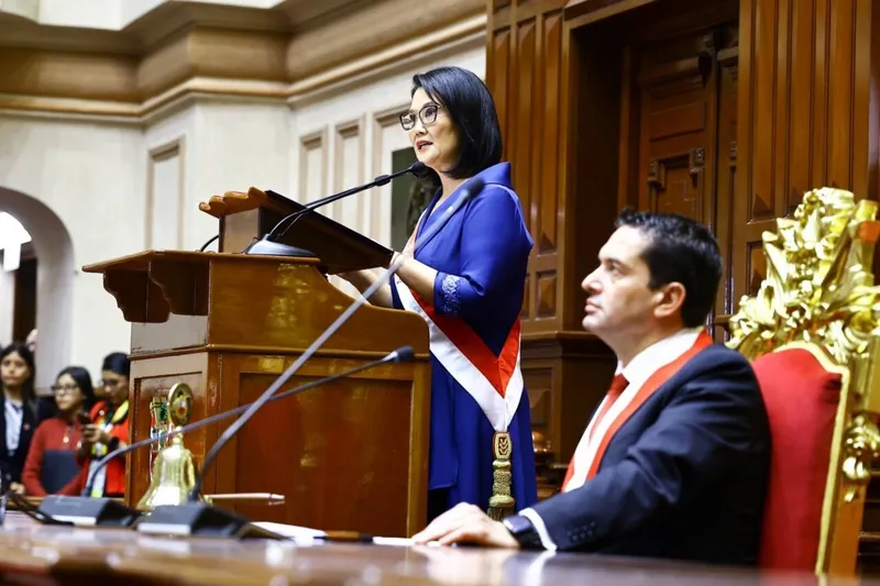 os anuncios de Keiko Fujimori en su investidura: salario mínimo de 1.300 soles, mano dura y más gasto social