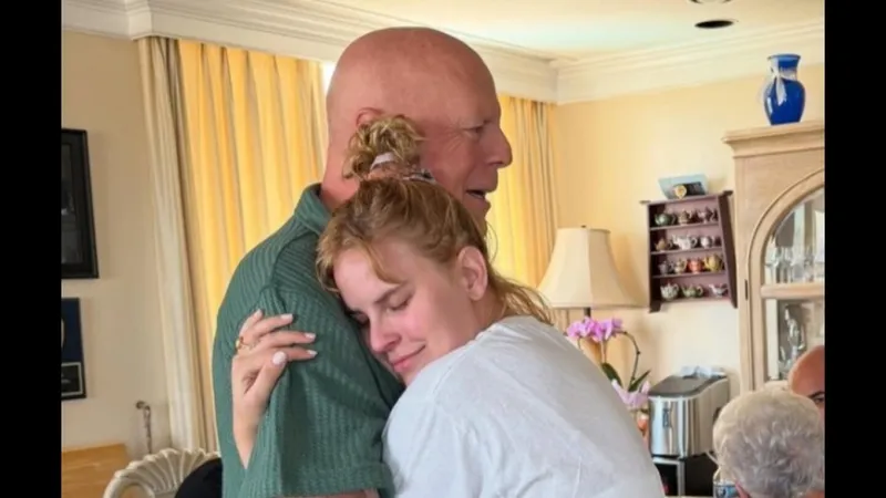 Así lució Bruce Willis en la boda de su hija, a cuatro años de padecer demencia prefrontal