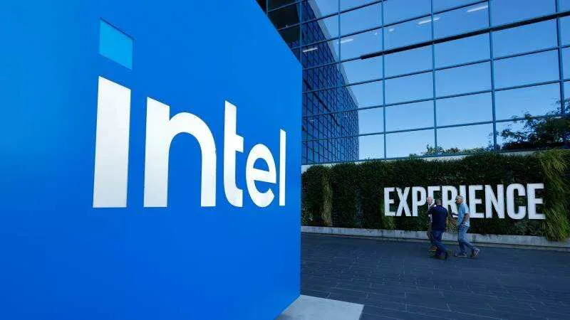 Trump vuelve a "jugar a la Bolsa" y dispara las acciones de Intel con un solo anuncio
