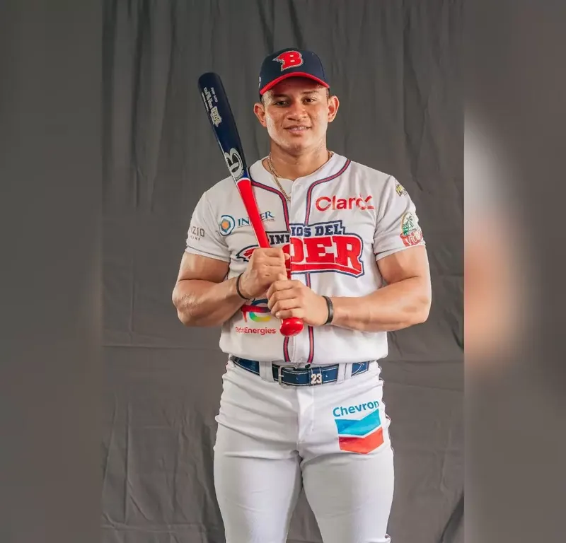 Milkar sin jugar se mantiene como líder de bateo
