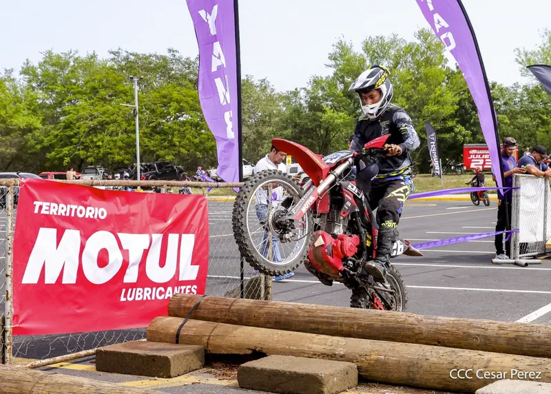 La sexta fecha del Nica Enduro vibró en el estadio nacional con más de 130 pilotos