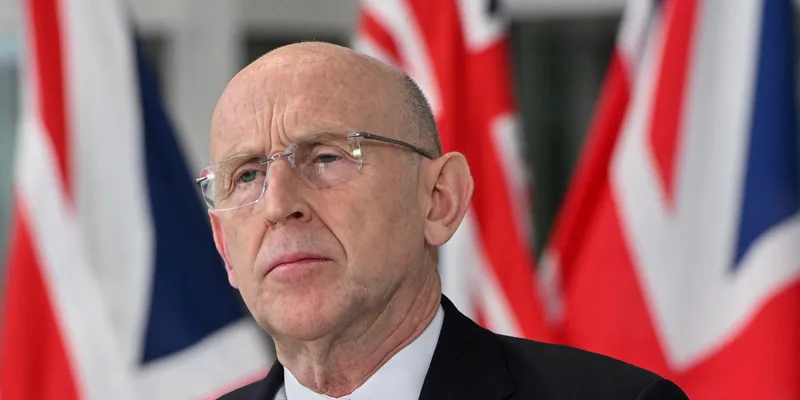 Ministro de Hacienda de UK se compromete a aplicar una estricta disciplina fiscal