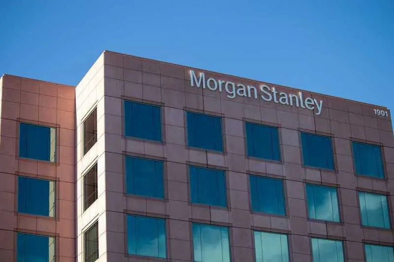 Morgan Stanley dispara sus ingresos un 12% y sorprende a Wall Street