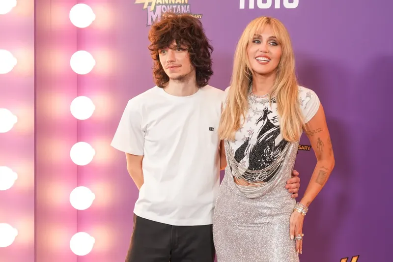 ¿Miley Cyrus se casó en secreto con Maxx Morando?
