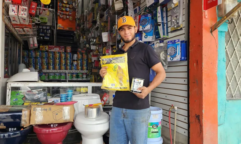 Ferreterías ofertan artículos para protegerse ante la temporada lluviosa