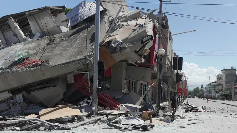 Al menos 12 muertos y más de 200 heridos tras fuerte sismo en Filipinas