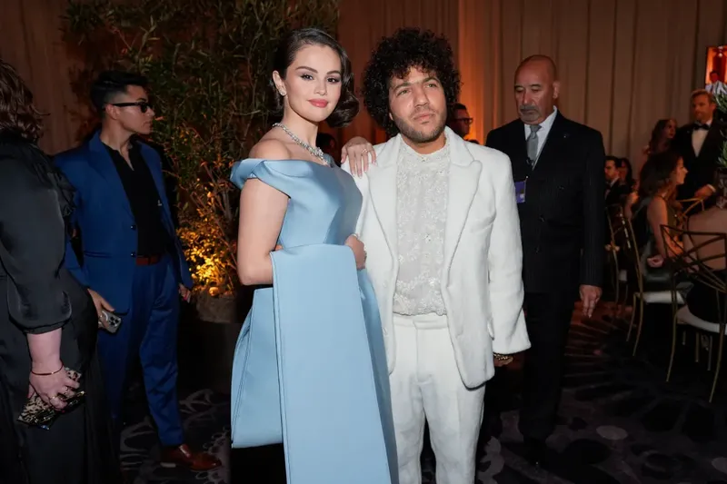 Con pastel de bodas congelado: Así celebraron Selena Gomez y Benny Blanco su primer año de casados
