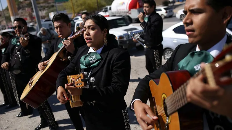 ¡Con Mariachis! así fue recibida la selección de Sudáfrica a su llegada a México
