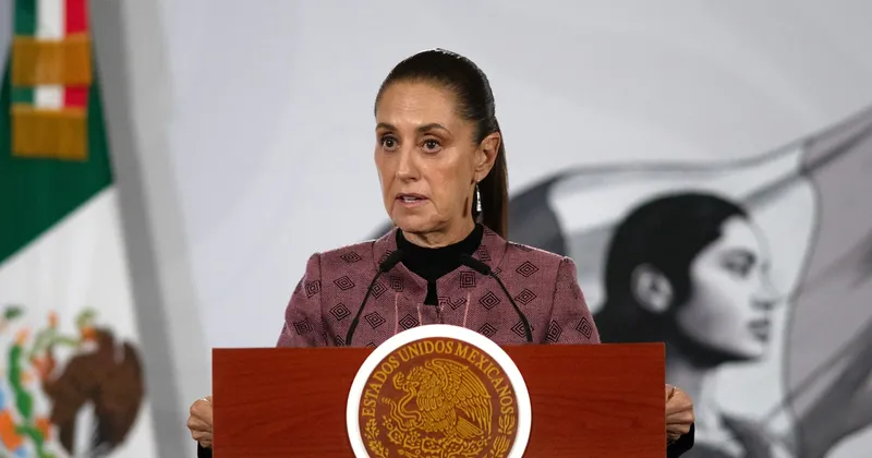 Plan de Sheinbaum sobre doble nacionalidad de presidentes despierta la ira de Salinas Pliego