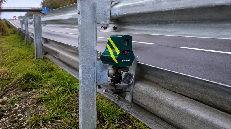 La DGT refuerza sus controles con 130 radares que cambian de sitio en cuestión de minutos: más de 78.000 conductores multados en 7 días