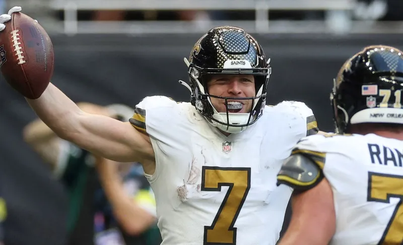 Taysom Hill terminó su aventura con los Saints