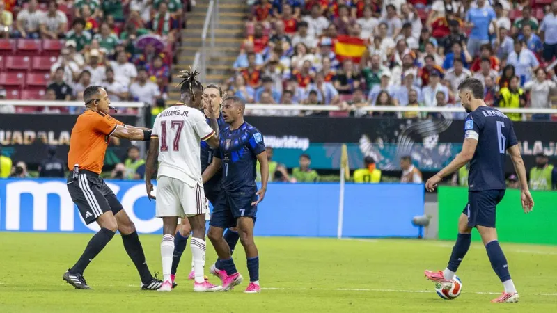 Nico Williams carga contra De la Cruz tras confirmarse su lesión: "Es uno de los peores días de mi vida"