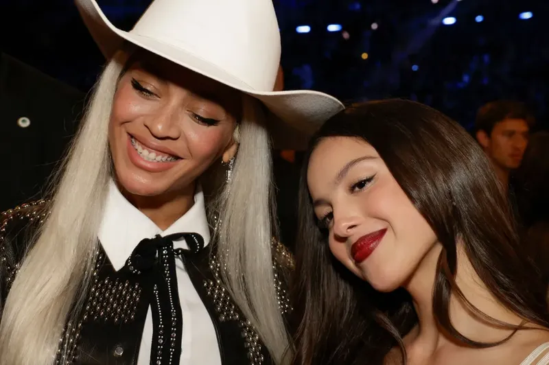 Olivia Rodrigo comparte con Beyoncé raro logro en la cima de las listas Billboard 200 y Hot 100