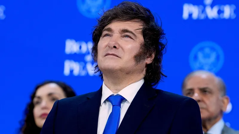 "Aumenta la incertidumbre": riesgo país argentino vuelve a subir y complica el plan financiero de Milei