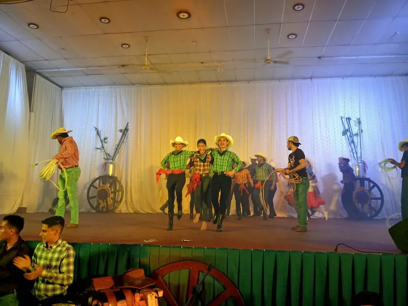 Estudiantes celebran el Día Nacional del Campesino con arte y cultura