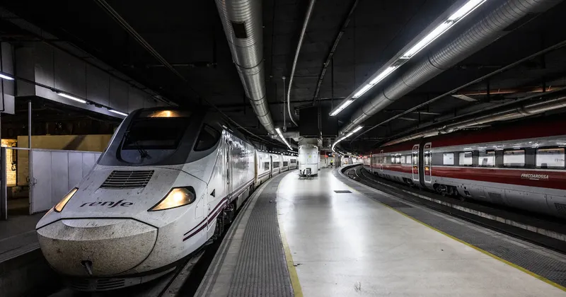 Choque entre dos trenes de alta velocidad en España deja al menos 30 muertos