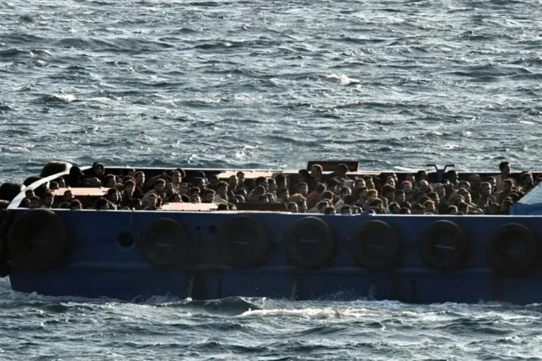 Rescates y naufragios desnudan la crisis migratoria en Europa