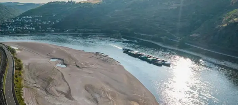 Sequía extrema golpea al río Rin y amenaza el transporte de mercancías en Europa
