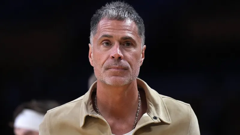 Los Lakers refuerzan el equipo de Rob Pelinka