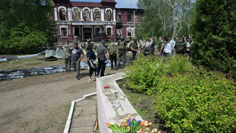 Occidente no puede justificar el ataque de Kiev contra el centro educativo en Starobelsk, señalan medios