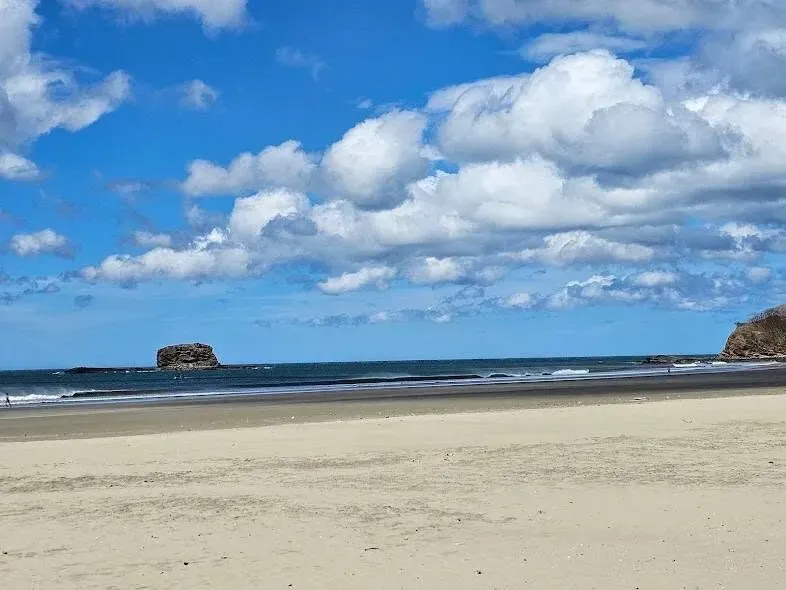Extranjero desaparece al surfear en playa Hermosa, San Juan del Sur