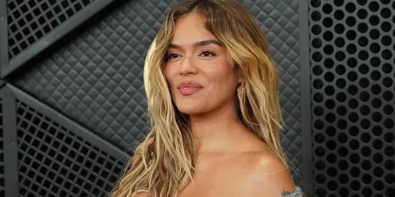 Karol G anuncia su nuevo álbum “No me arrepiento de sentir tanto”
