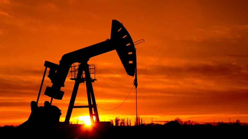 Precio del petróleo se dispara a su nivel más alto en meses en medio de las turbulencias