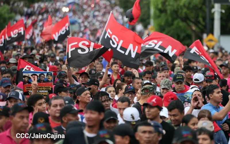 Caminamos celebrando al Comandante Julio Buitrago