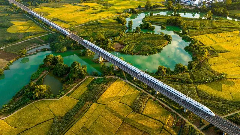 China publica un plan para el desarrollo científico y tecnológico de su red de ferrocarriles de alta velocidad, la más extensa del mundo