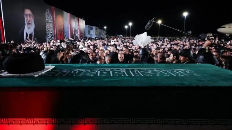 Iraquíes arracan en Nayaf ceremonias fúnebres del Líder mártir iraní