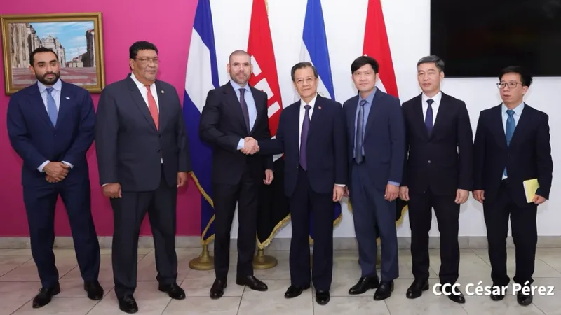Llega a Nicaragua importante delegación de la República Socialista de Vietnam