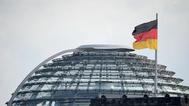 Europa en vilo por el deseo de Berlín de hacerse con armas nucleares, señala la inteligencia rusa